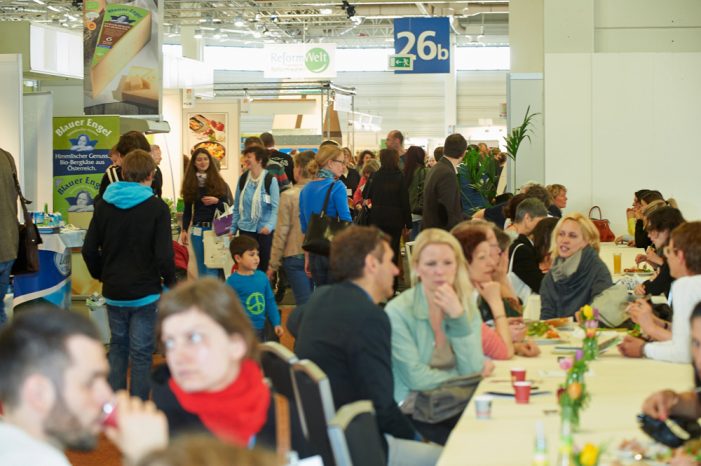 Leipzig-Premiere: Bios diskutieren