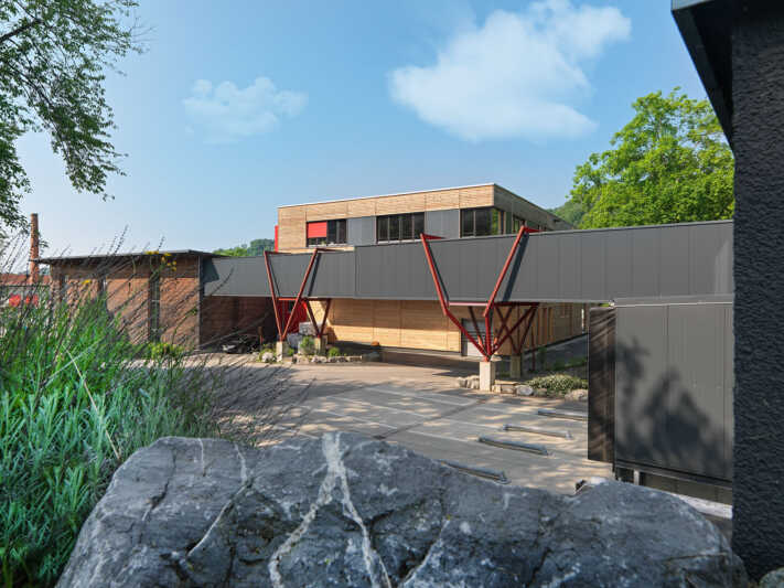 Sonett weiht Öko-Neubau ein