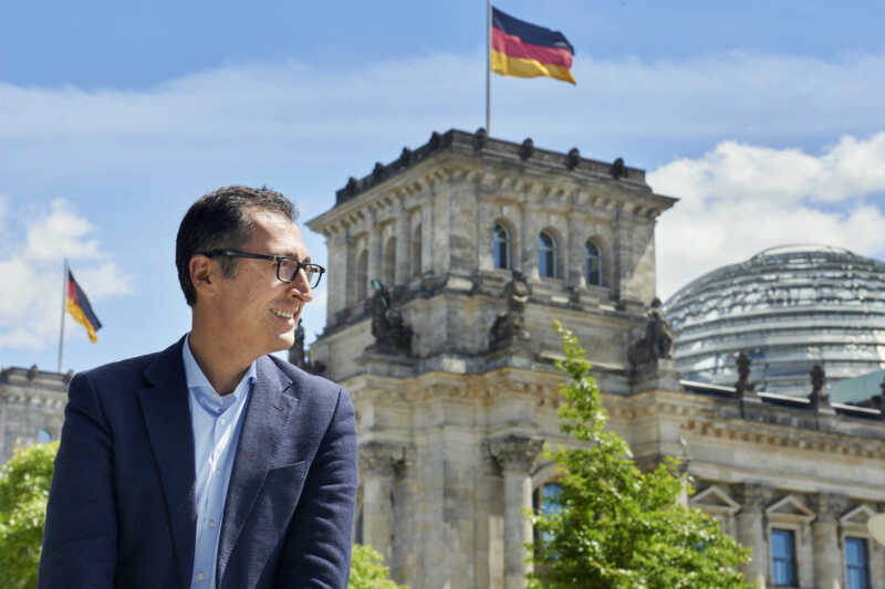 Özdemir: Strikte Auflagen für Fleischindustrie