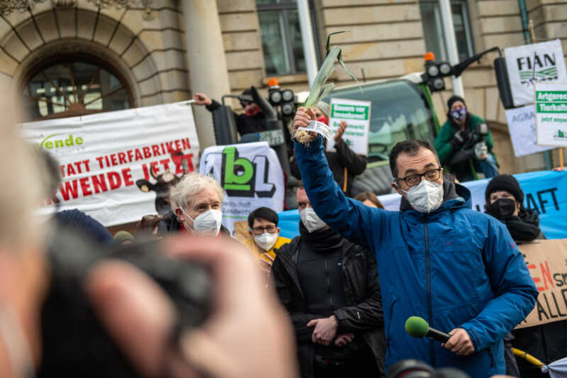 Özdemir macht Demonstranten Mut zum Druck