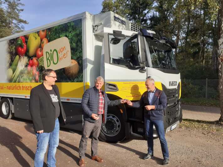 Kornkraft befüllt Tank mit Stroh
